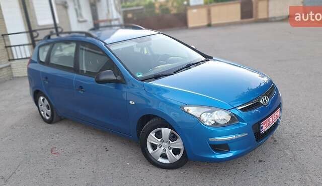 Синій Хендай i30, об'ємом двигуна 1.6 л та пробігом 220 тис. км за 5900 $, фото 9 на Automoto.ua