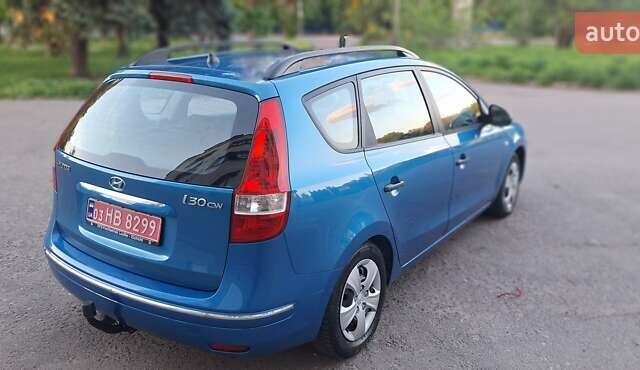 Синий Хендай i30, объемом двигателя 1.6 л и пробегом 220 тыс. км за 5900 $, фото 1 на Automoto.ua