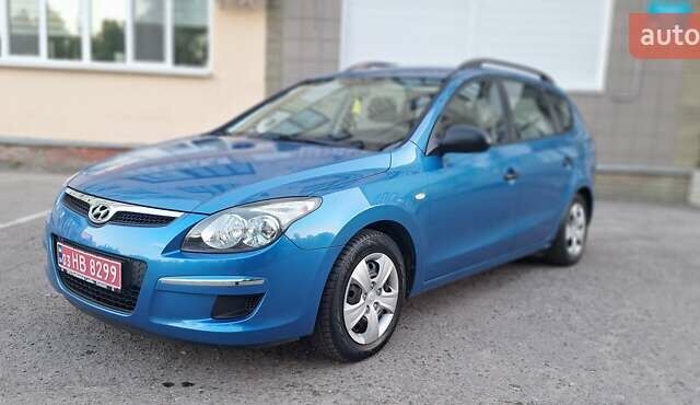 Синій Хендай i30, об'ємом двигуна 1.6 л та пробігом 220 тис. км за 6500 $, фото 6 на Automoto.ua