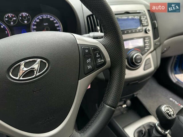 Синий Хендай i30, объемом двигателя 1.6 л и пробегом 209 тыс. км за 6900 $, фото 28 на Automoto.ua