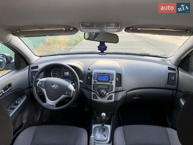 Синій Хендай i30, об'ємом двигуна 1.6 л та пробігом 240 тис. км за 8900 $, фото 11 на Automoto.ua