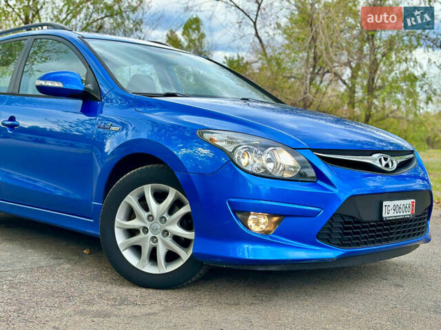 Синий Хендай i30, объемом двигателя 1.6 л и пробегом 209 тыс. км за 6900 $, фото 14 на Automoto.ua