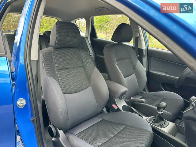 Синий Хендай i30, объемом двигателя 1.6 л и пробегом 209 тыс. км за 6900 $, фото 47 на Automoto.ua