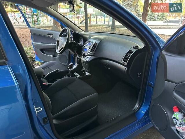 Синий Хендай i30, объемом двигателя 1.6 л и пробегом 208 тыс. км за 7699 $, фото 41 на Automoto.ua