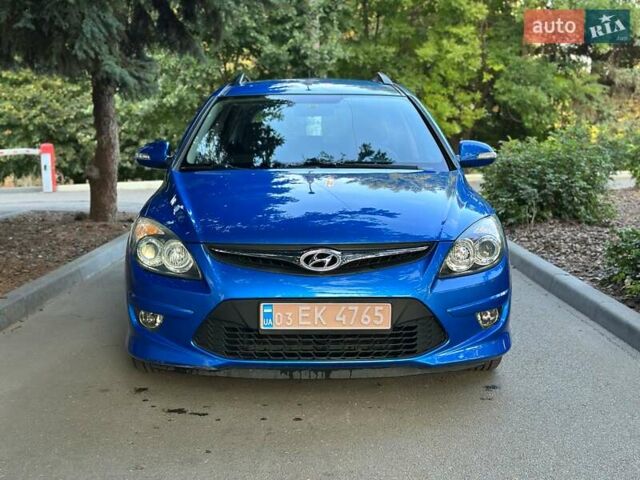 Синий Хендай i30, объемом двигателя 1.6 л и пробегом 208 тыс. км за 7699 $, фото 1 на Automoto.ua
