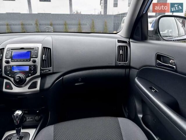 Синій Хендай i30, об'ємом двигуна 1.6 л та пробігом 216 тис. км за 7599 $, фото 26 на Automoto.ua