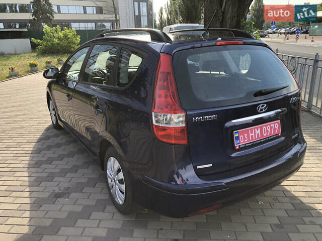 Синій Хендай i30, об'ємом двигуна 1.6 л та пробігом 240 тис. км за 8900 $, фото 5 на Automoto.ua