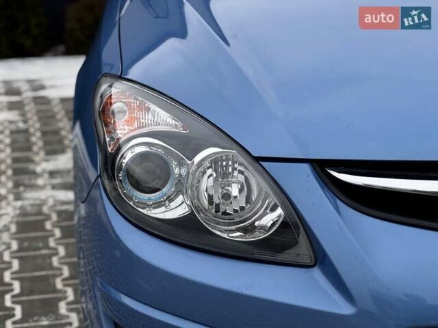 Синій Хендай i30, об'ємом двигуна 1.6 л та пробігом 216 тис. км за 7599 $, фото 5 на Automoto.ua
