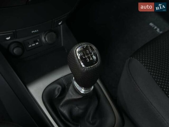 Синий Хендай i30, объемом двигателя 1.6 л и пробегом 208 тыс. км за 7699 $, фото 30 на Automoto.ua