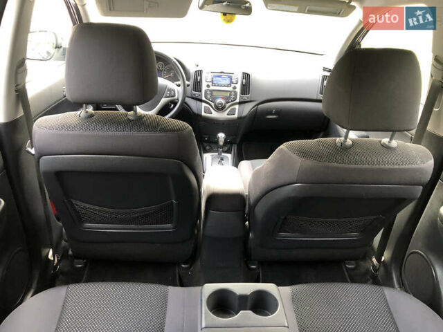 Синий Хендай i30, объемом двигателя 1.6 л и пробегом 230 тыс. км за 8100 $, фото 20 на Automoto.ua
