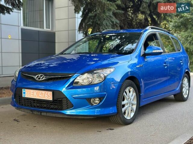 Синий Хендай i30, объемом двигателя 1.6 л и пробегом 208 тыс. км за 7699 $, фото 3 на Automoto.ua