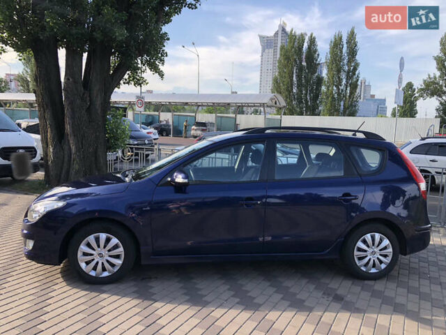 Синій Хендай i30, об'ємом двигуна 1.6 л та пробігом 240 тис. км за 8900 $, фото 7 на Automoto.ua