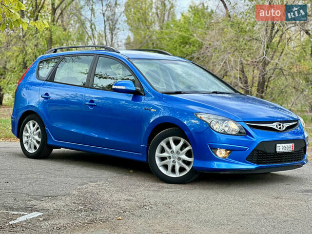 Синий Хендай i30, объемом двигателя 1.6 л и пробегом 209 тыс. км за 6900 $, фото 15 на Automoto.ua