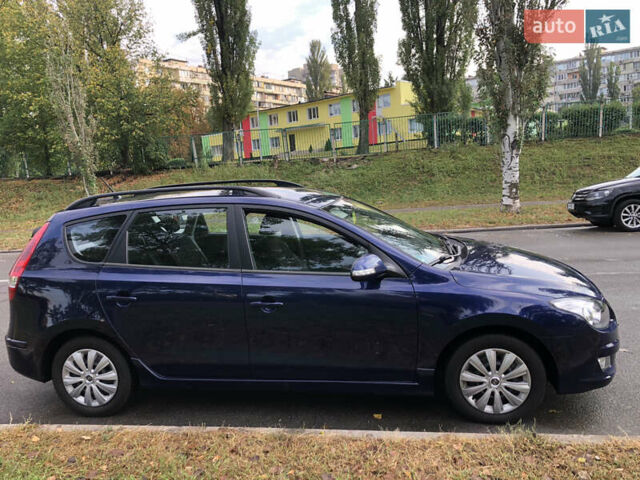 Синий Хендай i30, объемом двигателя 1.6 л и пробегом 230 тыс. км за 8100 $, фото 7 на Automoto.ua
