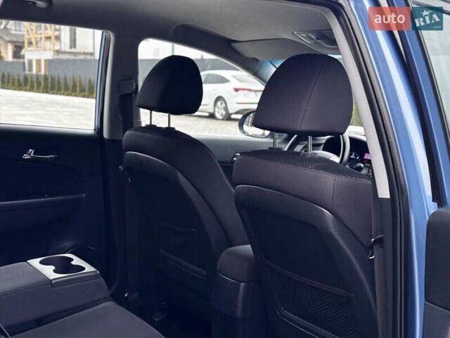 Синій Хендай i30, об'ємом двигуна 1.6 л та пробігом 216 тис. км за 7599 $, фото 42 на Automoto.ua