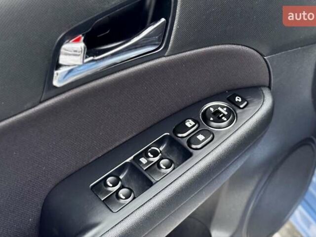 Синій Хендай i30, об'ємом двигуна 1.6 л та пробігом 216 тис. км за 7599 $, фото 21 на Automoto.ua