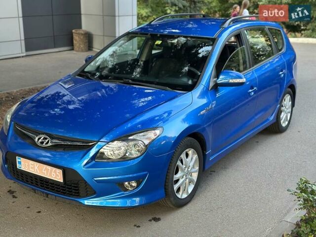 Синий Хендай i30, объемом двигателя 1.6 л и пробегом 208 тыс. км за 7699 $, фото 4 на Automoto.ua
