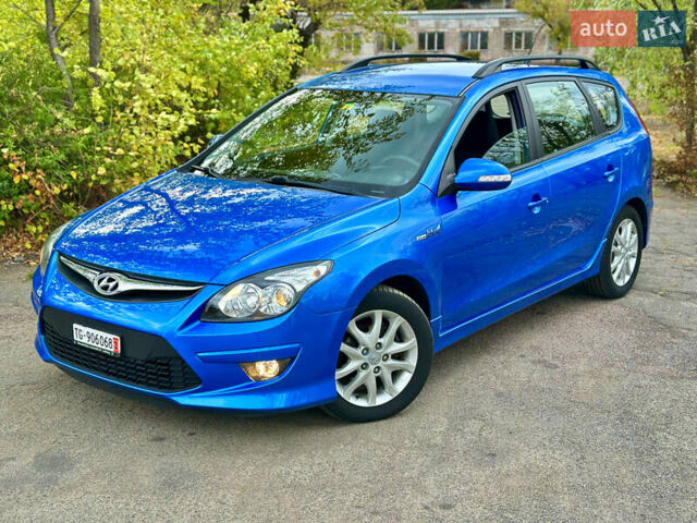 Синий Хендай i30, объемом двигателя 1.6 л и пробегом 209 тыс. км за 6900 $, фото 1 на Automoto.ua