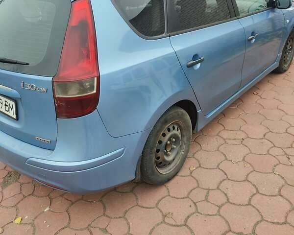 Синий Хендай i30, объемом двигателя 1.58 л и пробегом 274 тыс. км за 6500 $, фото 1 на Automoto.ua