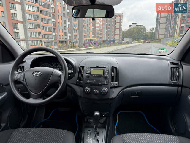 Синий Хендай i30, объемом двигателя 1.6 л и пробегом 180 тыс. км за 8800 $, фото 32 на Automoto.ua