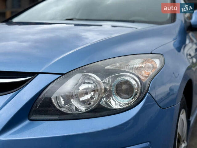 Синий Хендай i30, объемом двигателя 1.6 л и пробегом 180 тыс. км за 8722 $, фото 13 на Automoto.ua