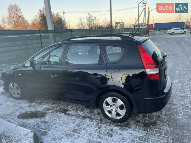 Синий Хендай i30, объемом двигателя 1.6 л и пробегом 220 тыс. км за 6300 $, фото 6 на Automoto.ua