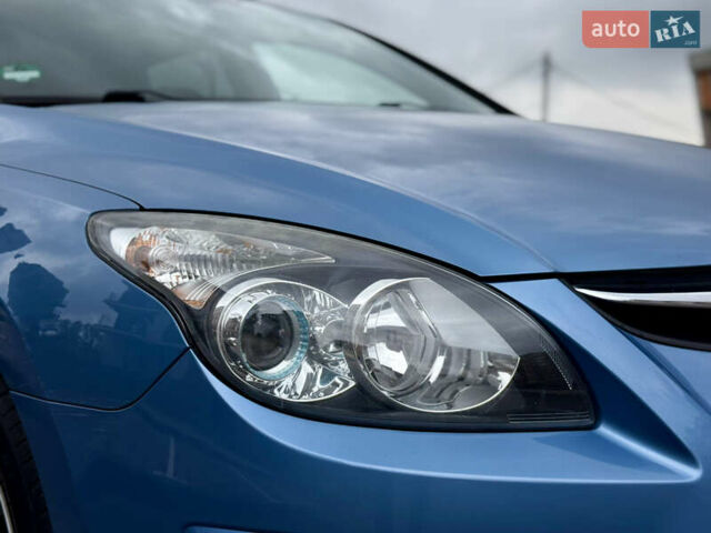 Синий Хендай i30, объемом двигателя 1.6 л и пробегом 180 тыс. км за 8800 $, фото 12 на Automoto.ua
