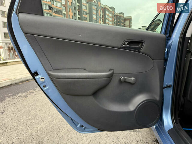 Синий Хендай i30, объемом двигателя 1.6 л и пробегом 180 тыс. км за 8800 $, фото 25 на Automoto.ua