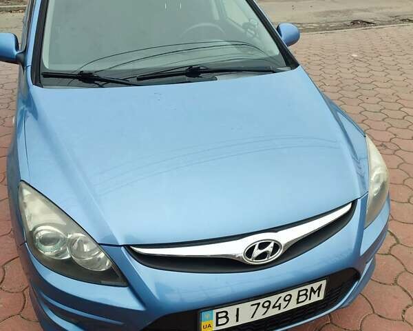 Синий Хендай i30, объемом двигателя 1.58 л и пробегом 274 тыс. км за 6500 $, фото 3 на Automoto.ua