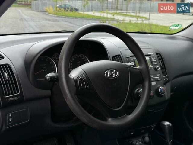 Синий Хендай i30, объемом двигателя 1.6 л и пробегом 180 тыс. км за 8800 $, фото 16 на Automoto.ua