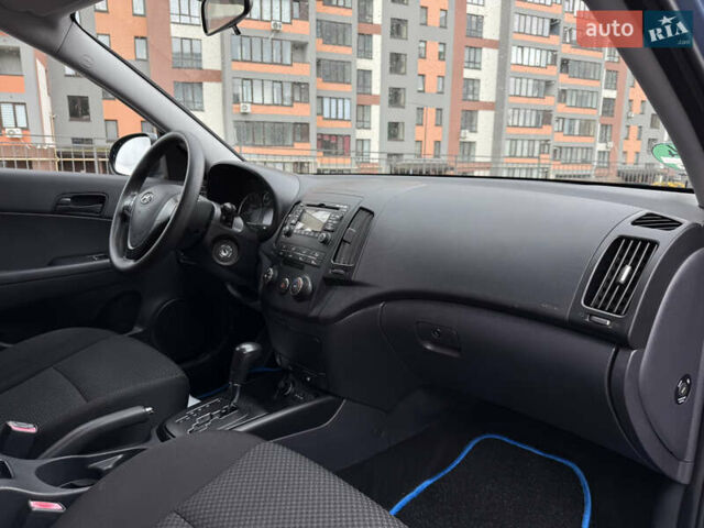 Синий Хендай i30, объемом двигателя 1.6 л и пробегом 180 тыс. км за 8800 $, фото 34 на Automoto.ua