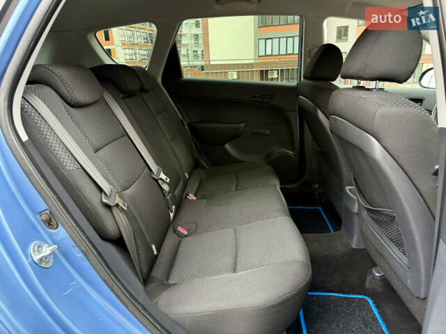 Синий Хендай i30, объемом двигателя 1.6 л и пробегом 180 тыс. км за 8722 $, фото 30 на Automoto.ua