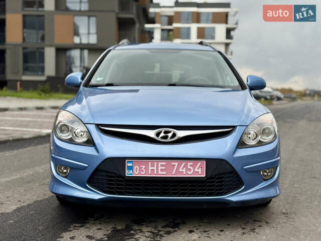 Синий Хендай i30, объемом двигателя 1.6 л и пробегом 180 тыс. км за 8800 $, фото 3 на Automoto.ua