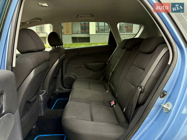 Синий Хендай i30, объемом двигателя 1.6 л и пробегом 180 тыс. км за 8800 $, фото 27 на Automoto.ua
