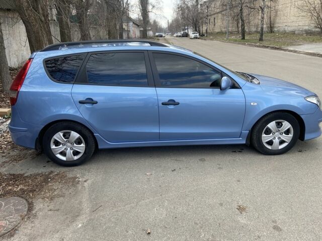 Синій Хендай i30, об'ємом двигуна 0.16 л та пробігом 315 тис. км за 6500 $, фото 3 на Automoto.ua