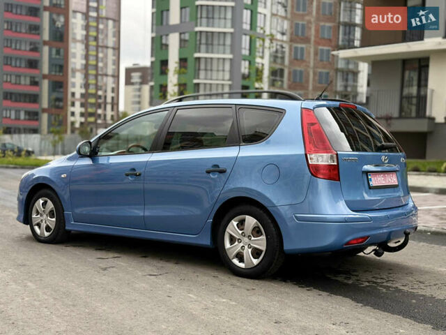 Синий Хендай i30, объемом двигателя 1.6 л и пробегом 180 тыс. км за 8800 $, фото 6 на Automoto.ua