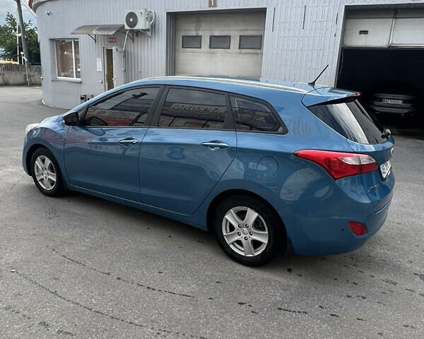Синий Хендай i30, объемом двигателя 1.6 л и пробегом 228 тыс. км за 8300 $, фото 8 на Automoto.ua