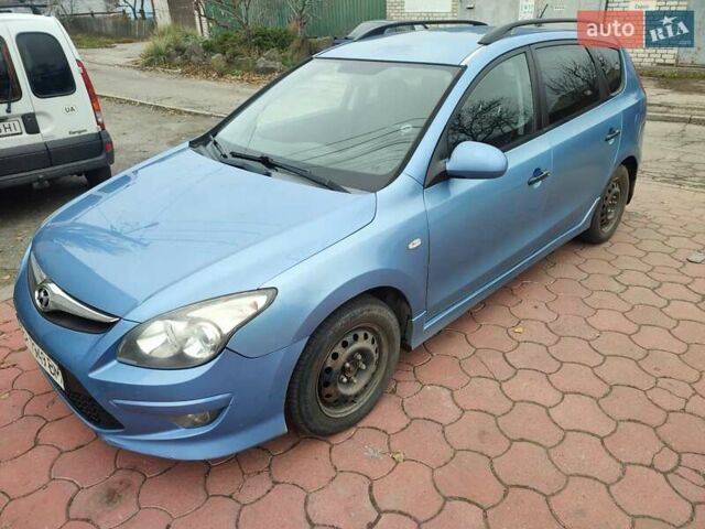 Синий Хендай i30, объемом двигателя 1.58 л и пробегом 274 тыс. км за 6500 $, фото 6 на Automoto.ua