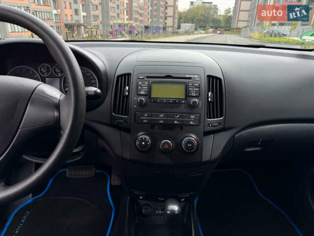 Синий Хендай i30, объемом двигателя 1.6 л и пробегом 180 тыс. км за 8800 $, фото 20 на Automoto.ua