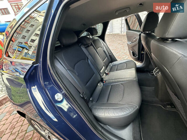 Синий Хендай i30, объемом двигателя 1.4 л и пробегом 205 тыс. км за 10950 $, фото 174 на Automoto.ua
