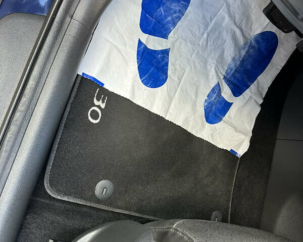 Синий Хендай i30, объемом двигателя 1.4 л и пробегом 205 тыс. км за 10950 $, фото 106 на Automoto.ua