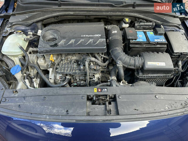 Синий Хендай i30, объемом двигателя 1.4 л и пробегом 205 тыс. км за 10950 $, фото 188 на Automoto.ua
