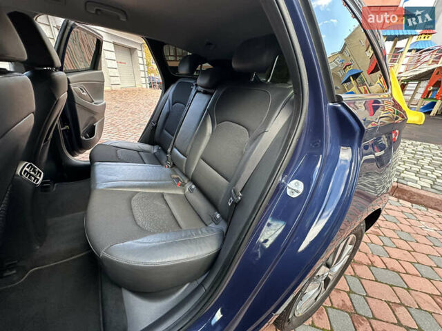 Синий Хендай i30, объемом двигателя 1.4 л и пробегом 205 тыс. км за 10950 $, фото 164 на Automoto.ua