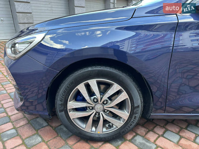 Синий Хендай i30, объемом двигателя 1.4 л и пробегом 205 тыс. км за 10950 $, фото 58 на Automoto.ua