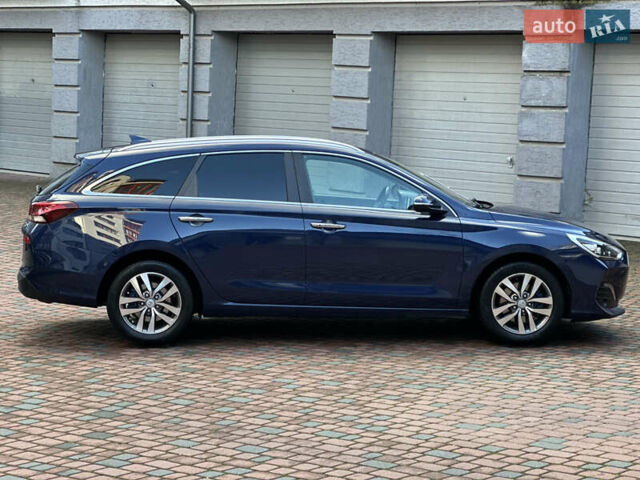 Синий Хендай i30, объемом двигателя 1.4 л и пробегом 205 тыс. км за 10950 $, фото 7 на Automoto.ua