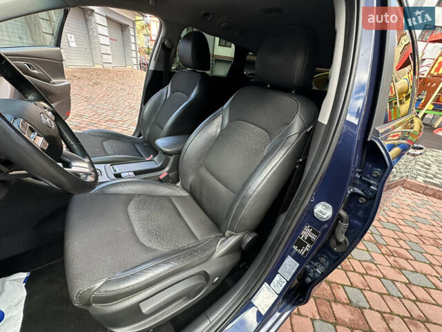 Синий Хендай i30, объемом двигателя 1.4 л и пробегом 205 тыс. км за 10950 $, фото 128 на Automoto.ua