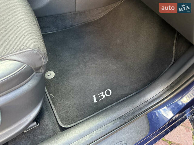 Синий Хендай i30, объемом двигателя 1.4 л и пробегом 205 тыс. км за 10950 $, фото 142 на Automoto.ua