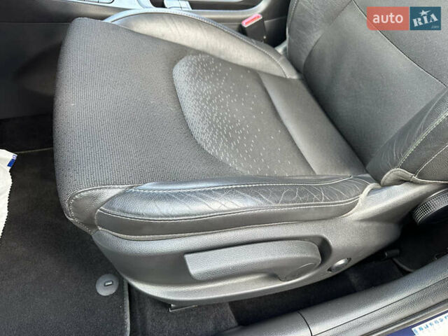 Синий Хендай i30, объемом двигателя 1.4 л и пробегом 205 тыс. км за 10950 $, фото 111 на Automoto.ua