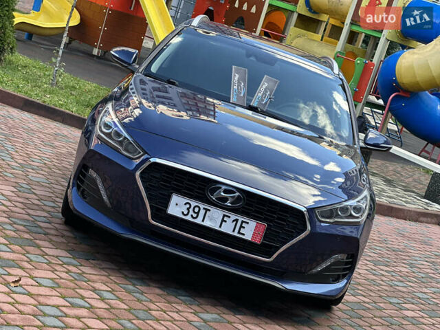 Синий Хендай i30, объемом двигателя 1.4 л и пробегом 205 тыс. км за 10950 $, фото 5 на Automoto.ua