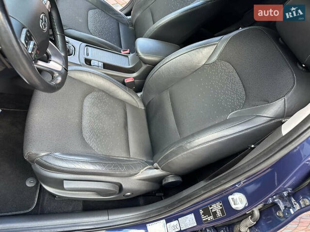 Синий Хендай i30, объемом двигателя 1.4 л и пробегом 205 тыс. км за 10950 $, фото 110 на Automoto.ua